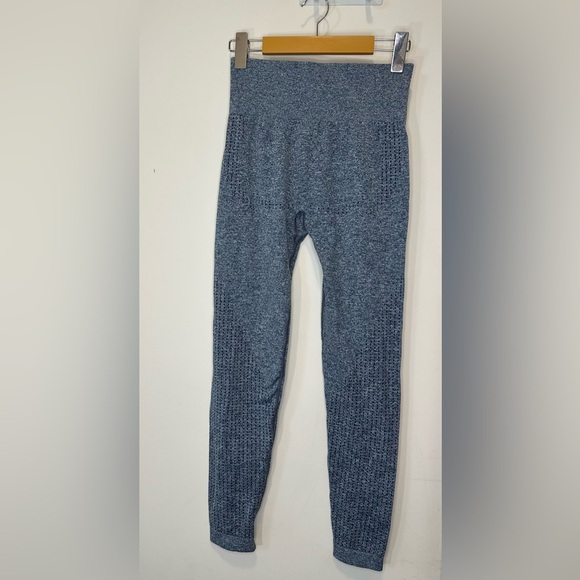 INSTINCTT butt-lifting seamless leggings - Picture 2 of 9